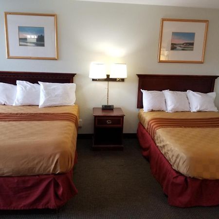 Budget Inn And Suites Иган Экстерьер фото